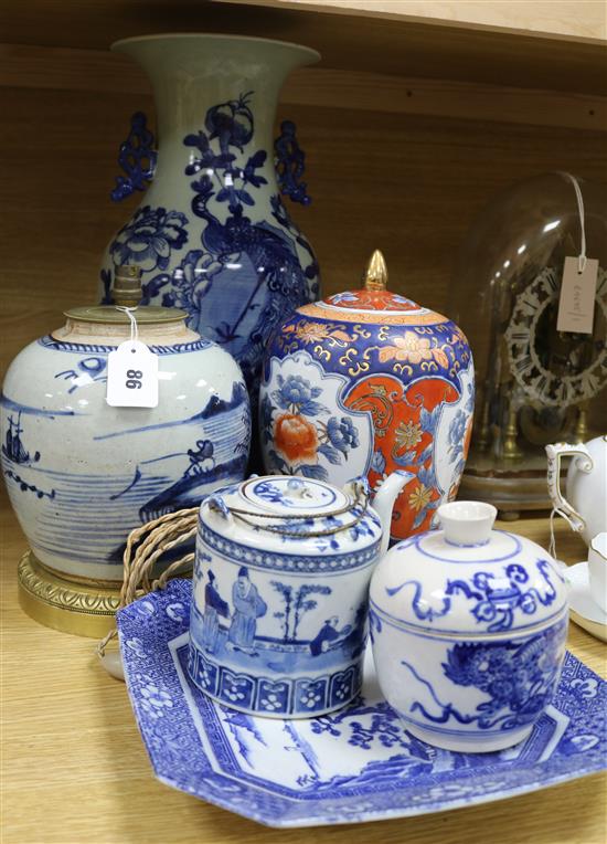 Five pieces of Chinese blue and white and a polychrome vase